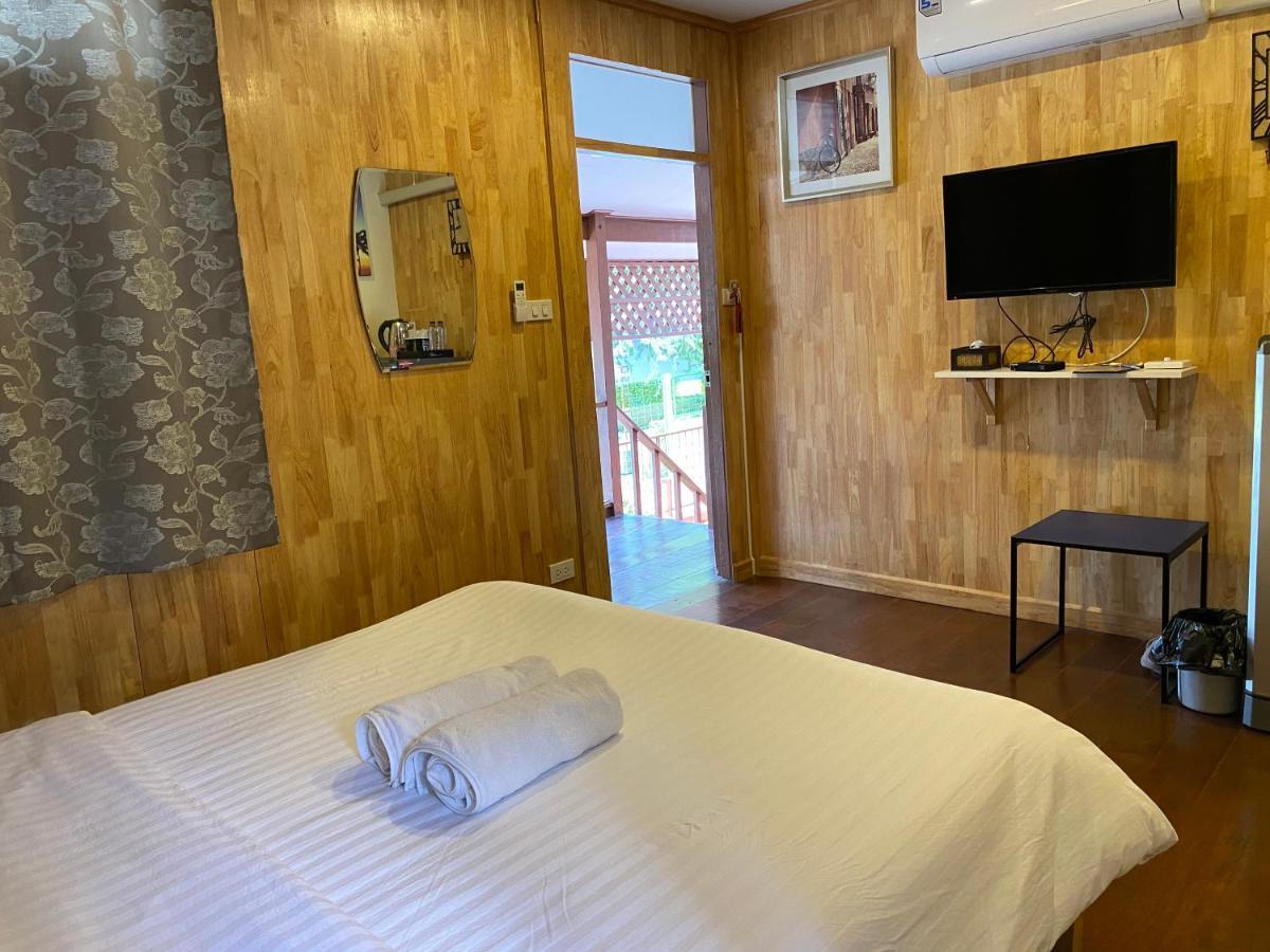 Bed In Beyt Boutique Hotel Nonthaburi Luaran gambar