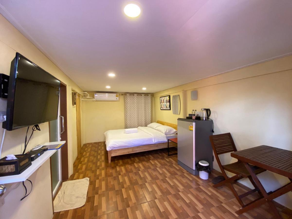 Bed In Beyt Boutique Hotel Nonthaburi Luaran gambar